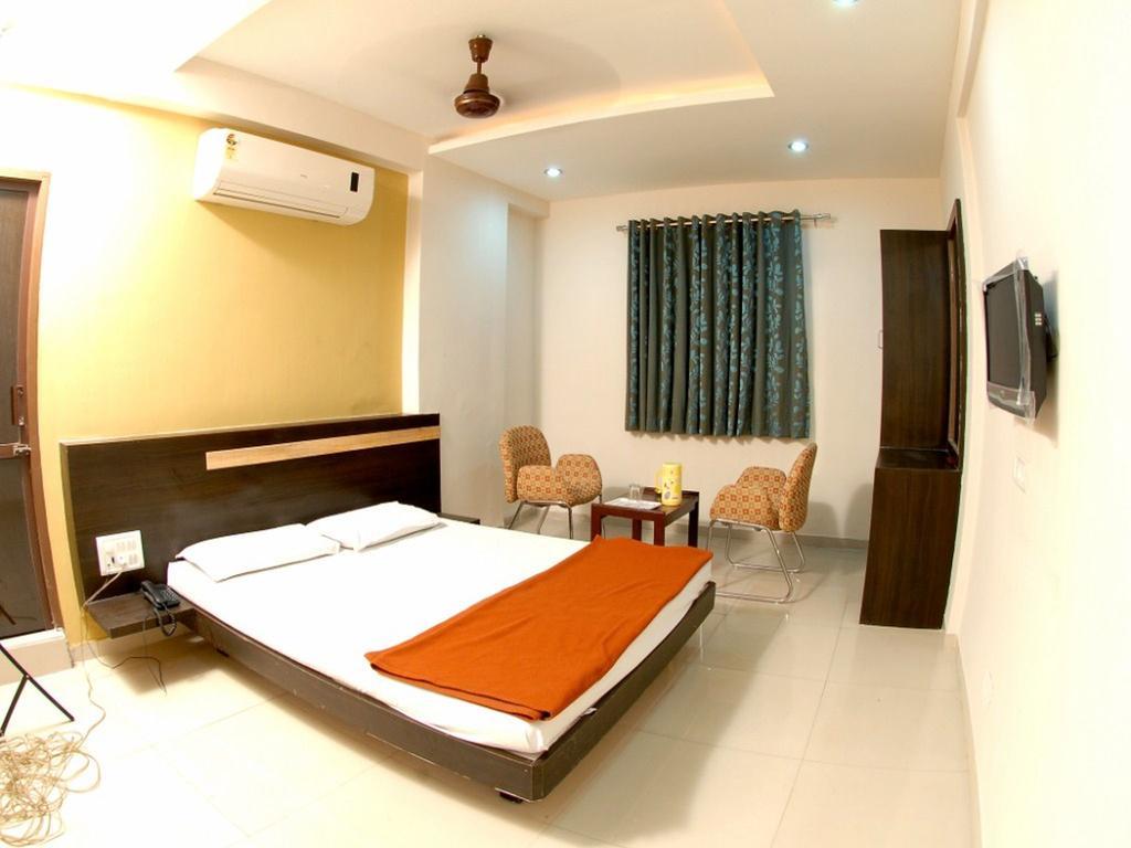 Hotel Rahi Vadodara Exterior foto