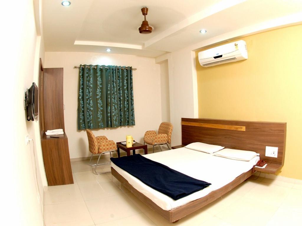Hotel Rahi Vadodara Exterior foto